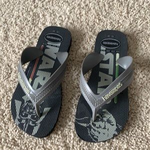 Boys Havaianas Star Wars glow in the dark